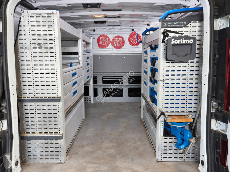 Véhicule utilitaire Renault L1H1 3000 KG 2.0...