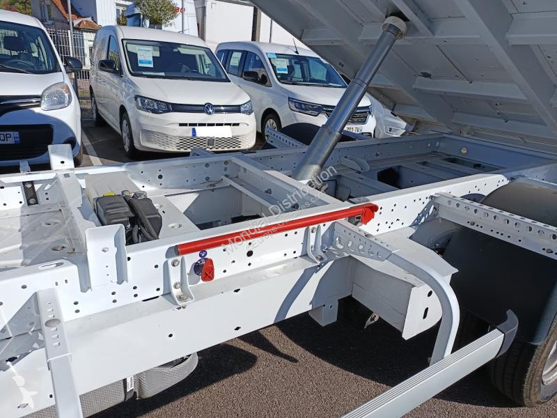 Véhicule utilitaire Renault 2.3 dci RJ3500