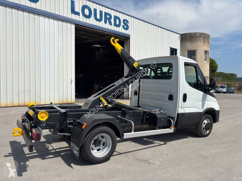Véhicule utilitaire Iveco 35C16