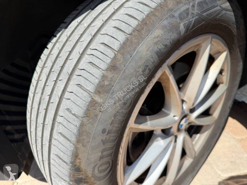 Véhicule utilitaire BMW