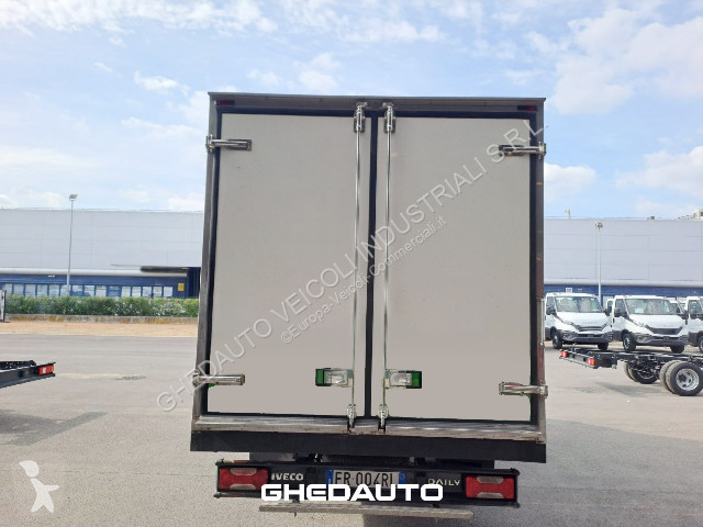 Véhicule utilitaire Iveco DAILY 35C12 BOX...
