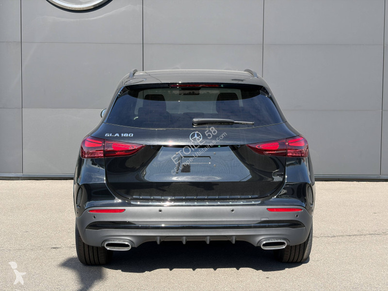 Véhicule utilitaire Mercedes GLA 180 7G-DCT
