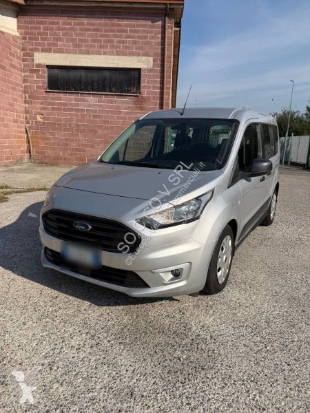 Véhicule utilitaire Ford