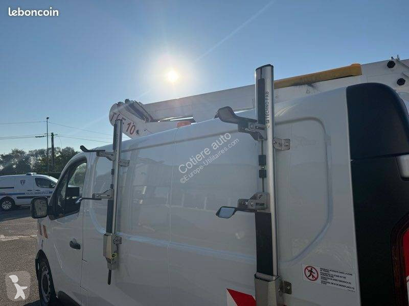 Véhicule utilitaire Renault 2,0L DCI