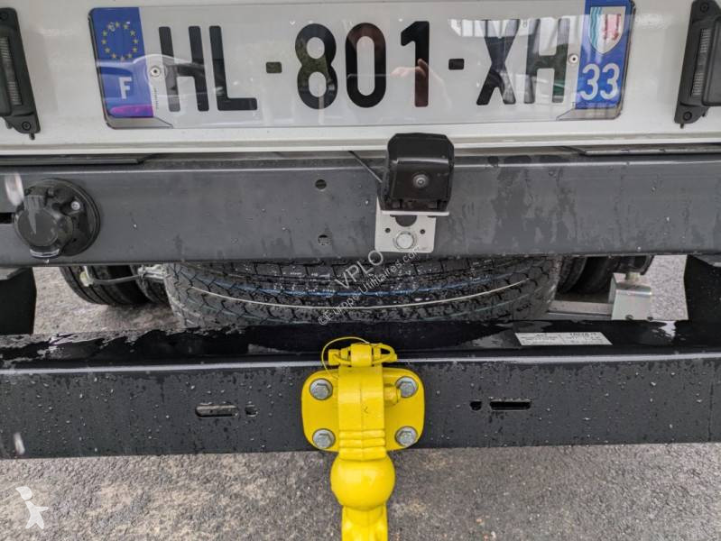 Véhicule utilitaire Iveco 35C18H