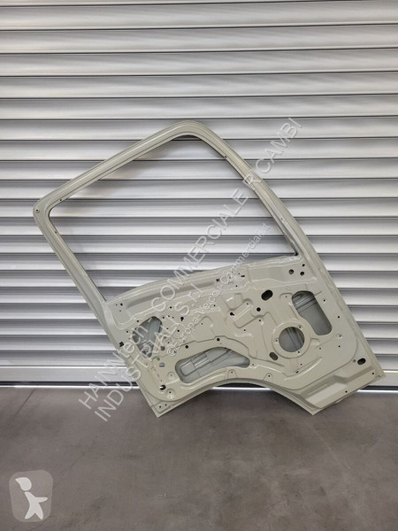 Véhicule utilitaire Isuzu LH SIDE - N - P - L -...