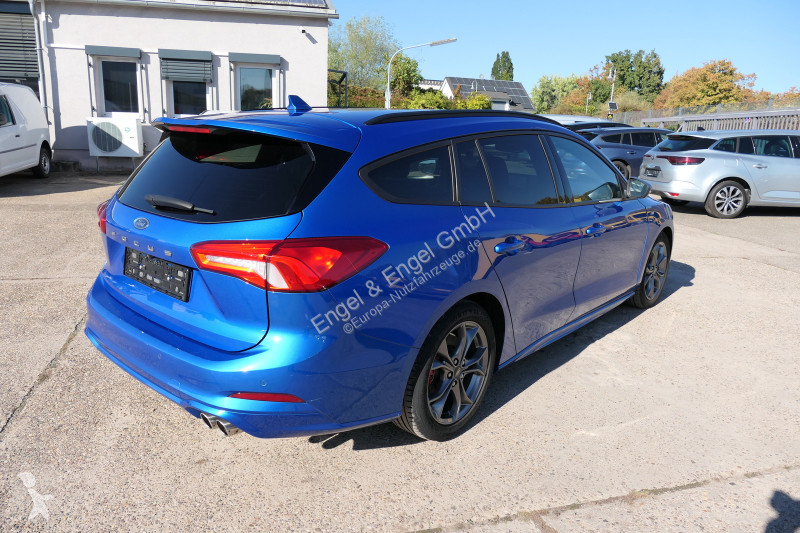 Véhicule utilitaire Ford Focus Turnier ST-Line...