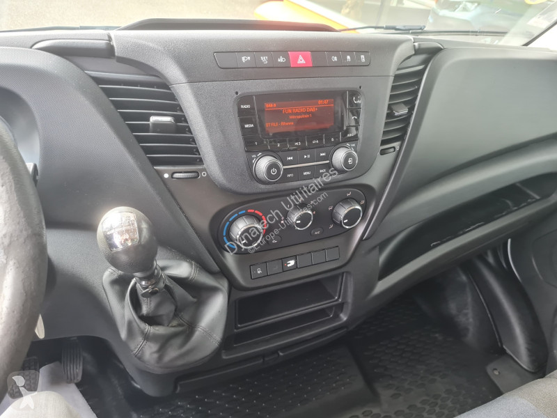 Véhicule utilitaire Iveco DAILY CCB 35C14 D...