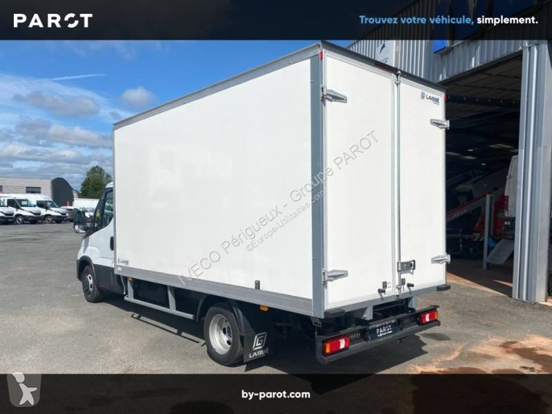 Véhicule utilitaire Iveco 35C16