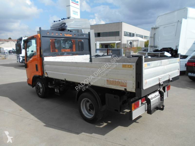 Véhicule utilitaire Isuzu
