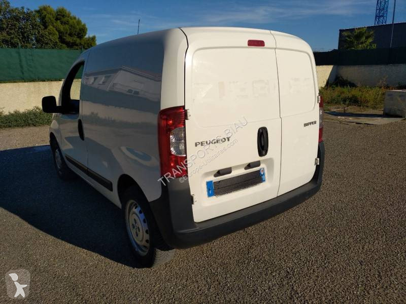 Véhicule utilitaire Peugeot 1.4 L HDi 70 CV