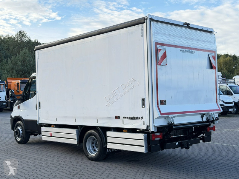 Véhicule utilitaire Iveco 70C18 V H
