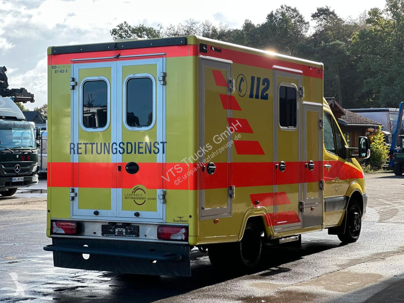 Véhicule utilitaire Mercedes 519 Cdi Hospi...