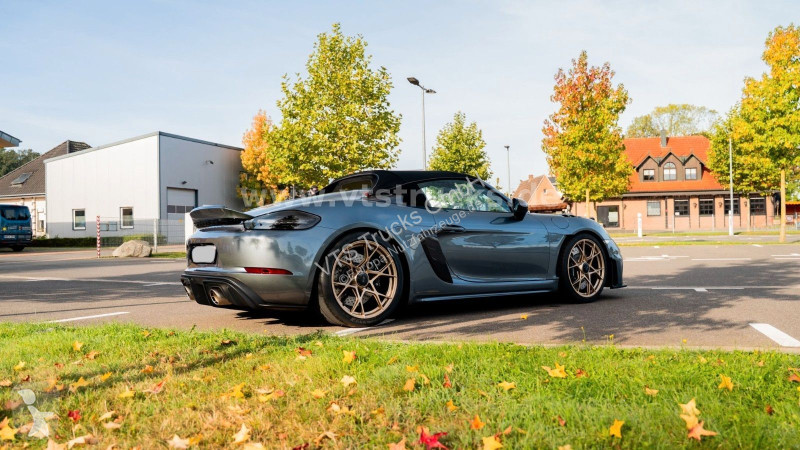 Véhicule utilitaire Porsche 718 Spyder RS I...