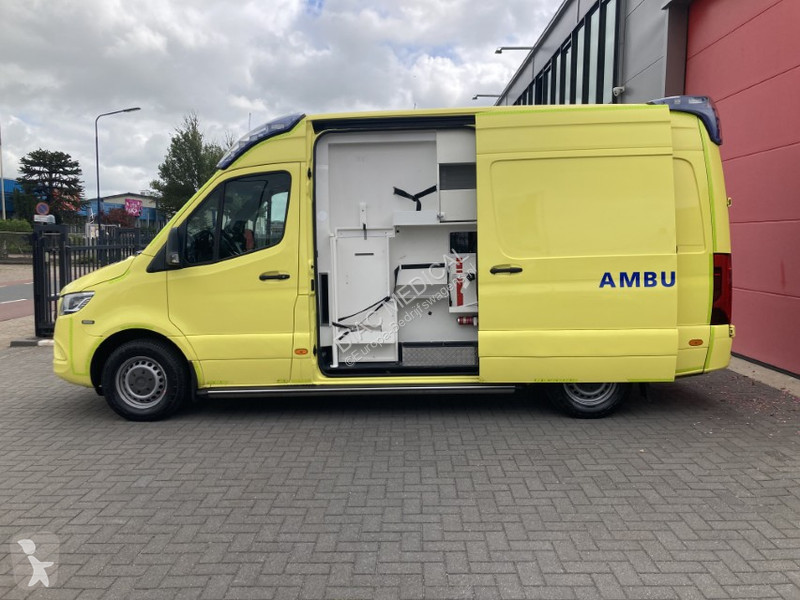 Véhicule utilitaire Mercedes 319 CDI L2H2...