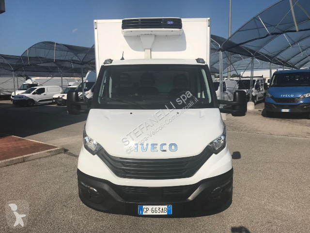 Véhicule utilitaire Iveco DAILY 35C16H3.0...
