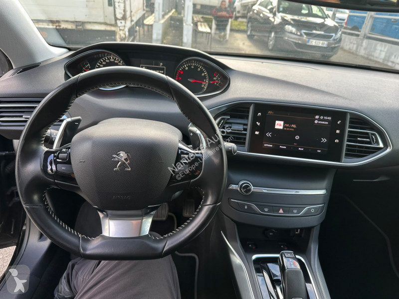 Véhicule utilitaire Peugeot 308 FULL OPTIONS...