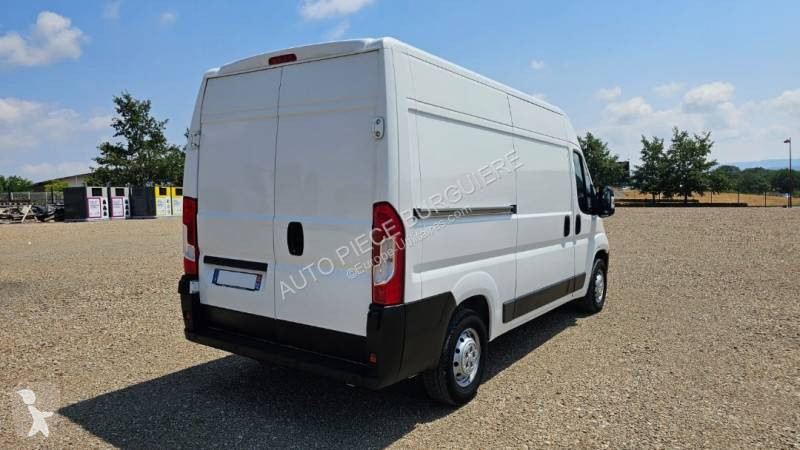 Véhicule utilitaire Peugeot 2,0L HDI 130