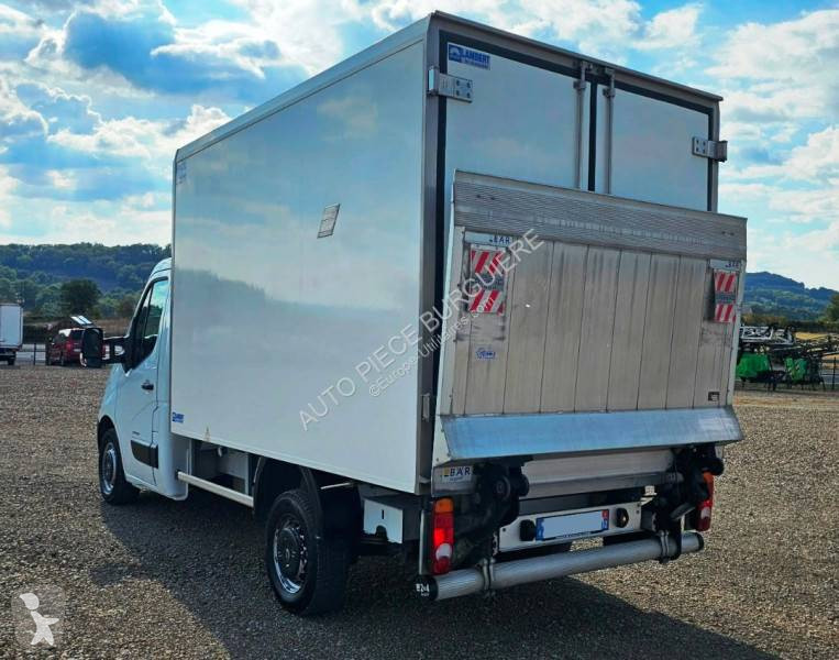 Véhicule utilitaire Renault 2.3 DCI 125