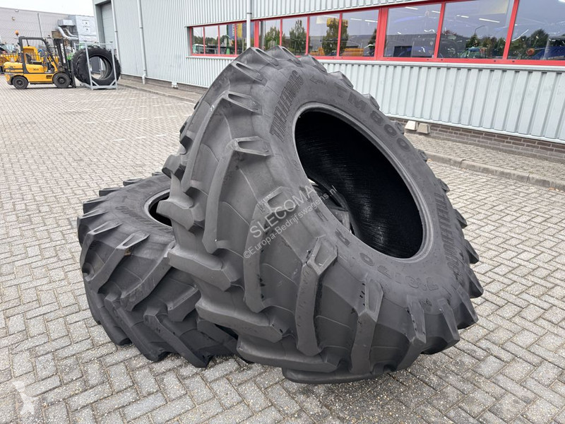 Véhicule utilitaire Trelleborg 710/70R38 TM800...