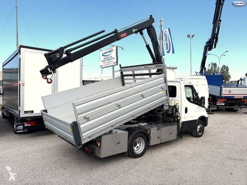 Véhicule utilitaire Iveco 35C18
