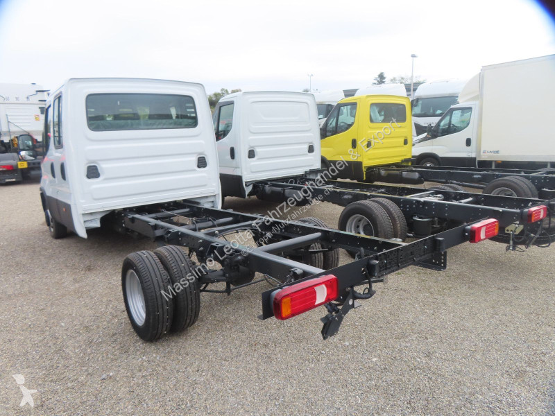 Véhicule utilitaire Iveco 35C14 Doka 2,3 FZ.172