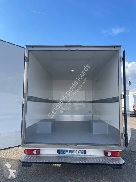 Véhicule utilitaire Renault L3H1