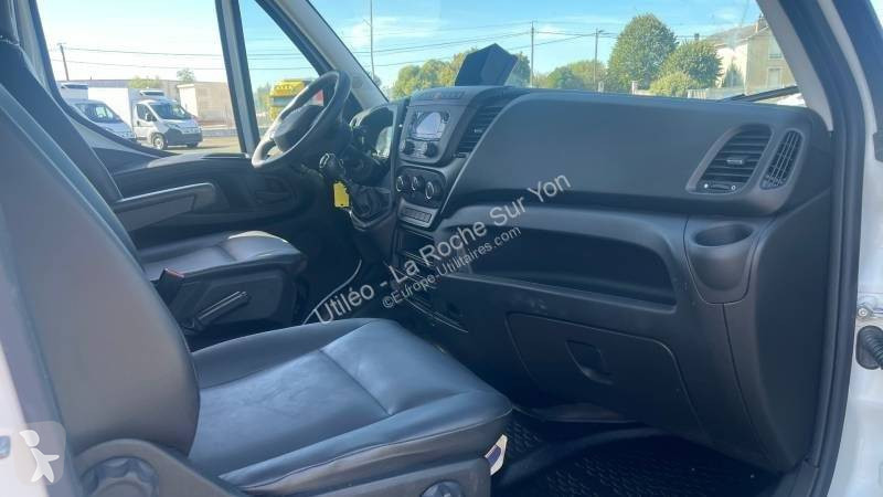 Véhicule utilitaire Iveco 35C16