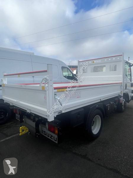 Véhicule utilitaire Isuzu