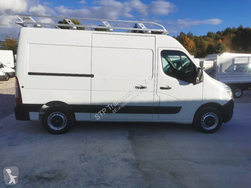 Véhicule utilitaire Renault 2.3 DCI 125