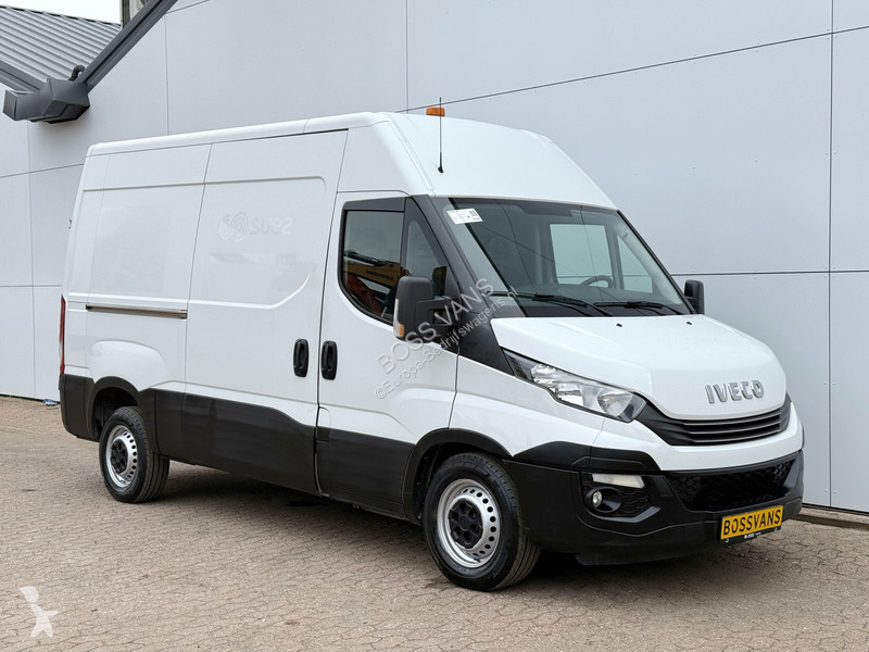Véhicule utilitaire Iveco 35S14 2.3
