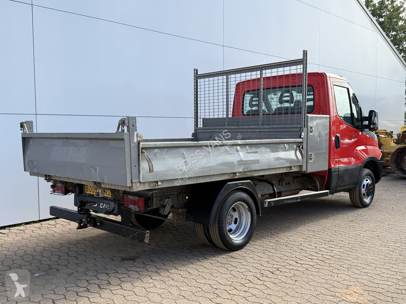 Véhicule utilitaire Iveco 35C12 2.3
