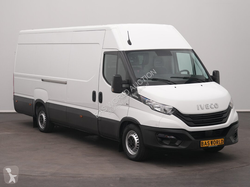 Véhicule utilitaire Iveco 35S16