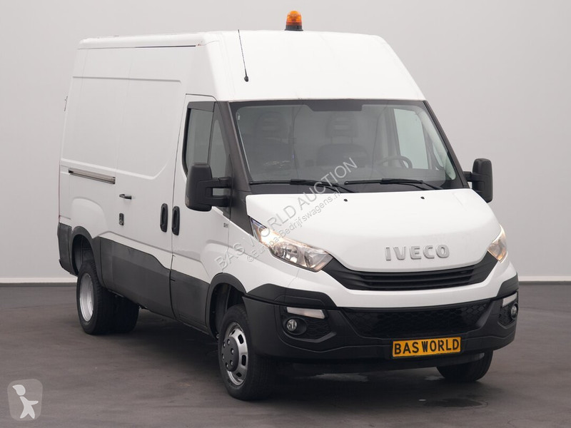 Véhicule utilitaire Iveco 35C14