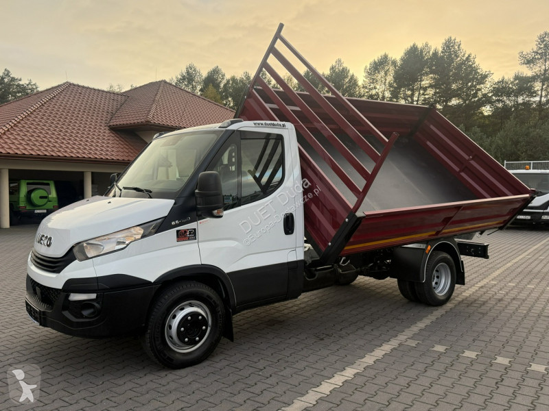 Véhicule utilitaire Iveco 65C18 V H