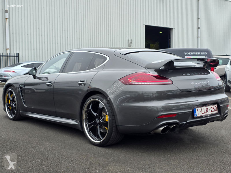 Véhicule utilitaire Porsche panamera