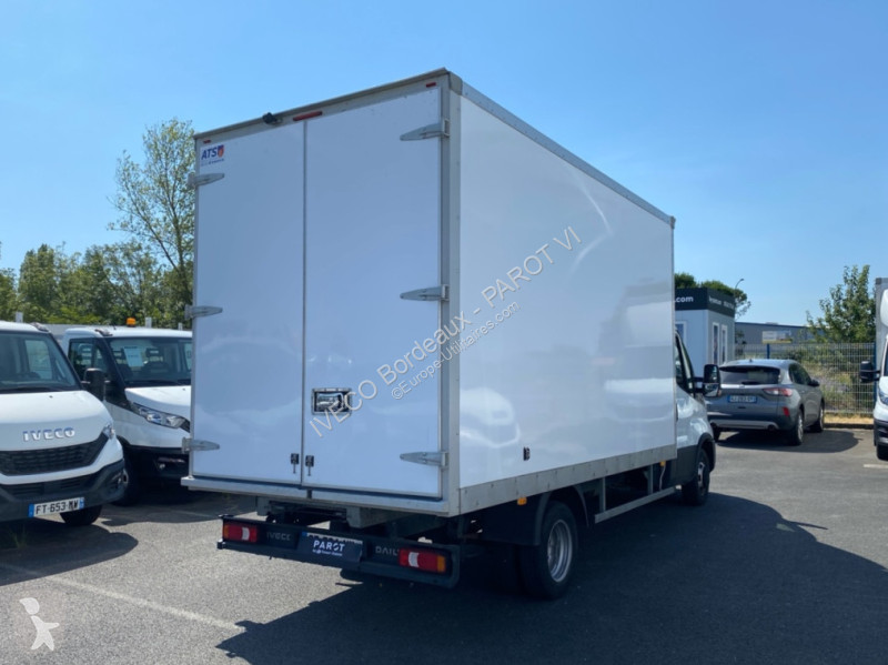 Véhicule utilitaire Iveco 35C16H empattement...
