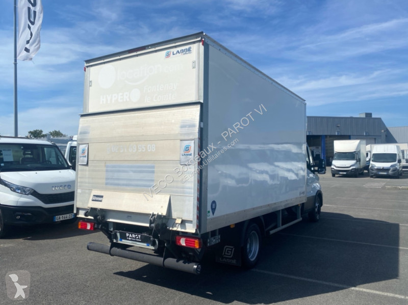 Véhicule utilitaire Iveco 35C16H empattement...