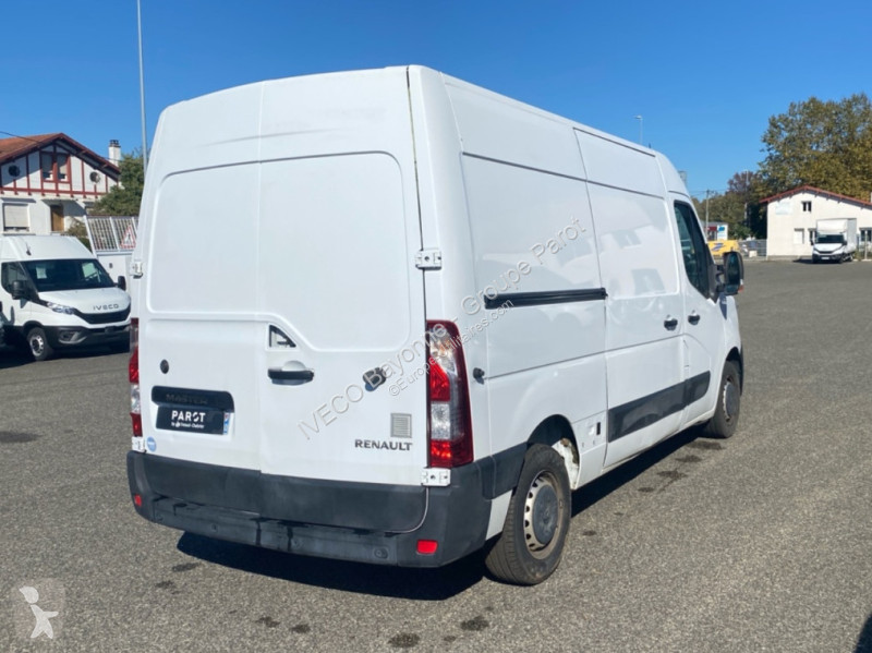 Véhicule utilitaire Renault F3300 L2H2 2.3 Blue...