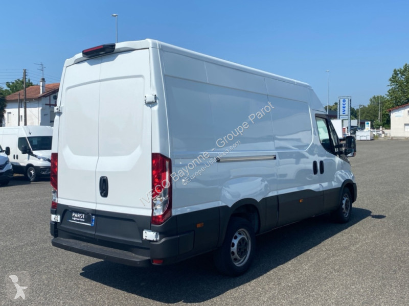 Véhicule utilitaire Iveco 35S14 2.3 V12