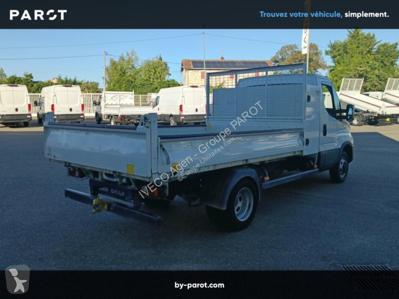 Véhicule utilitaire Iveco 35C18H empattement...