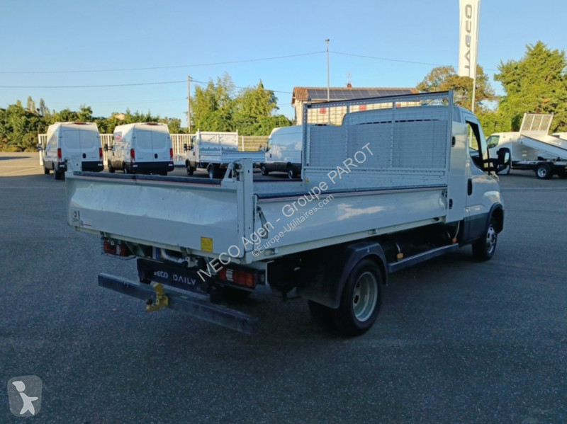 Véhicule utilitaire Iveco 35C16H empattement...