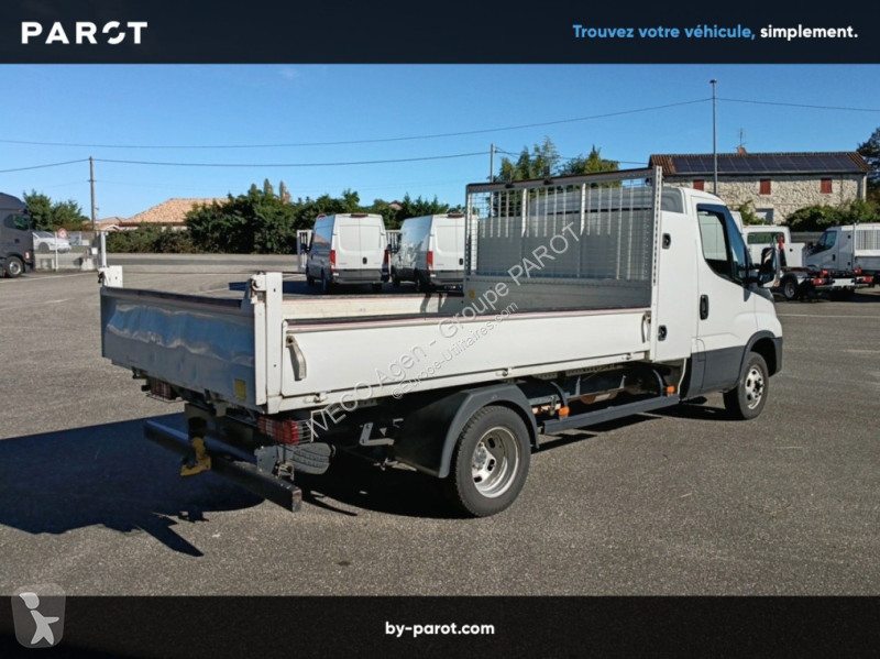 Véhicule utilitaire Iveco 35C16H empattement...