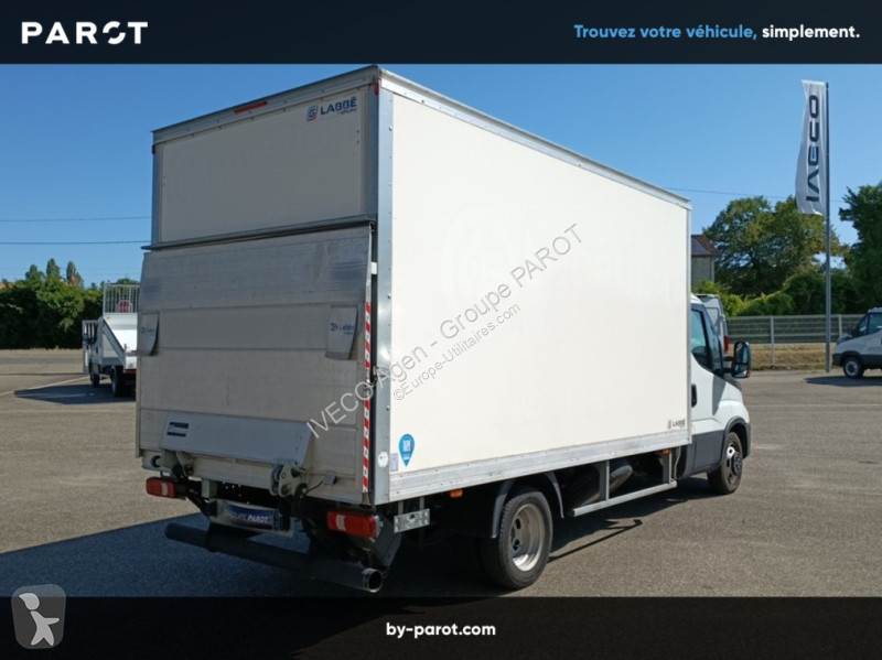 Véhicule utilitaire Iveco 35C16H3.0 empattement...