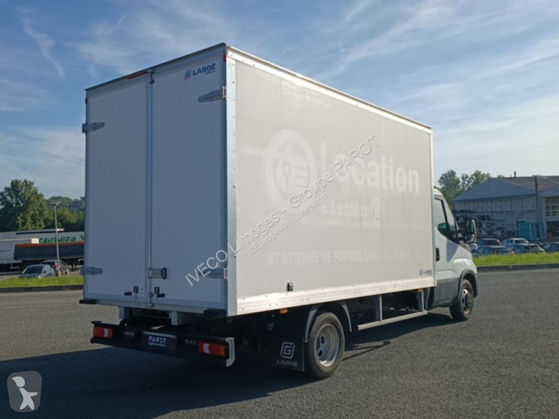 Véhicule utilitaire Iveco 35C16H empattement...