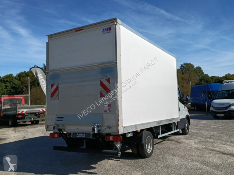 Véhicule utilitaire Iveco 35C16H empattement...