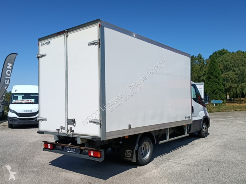 Véhicule utilitaire Iveco 35C16H empattement...