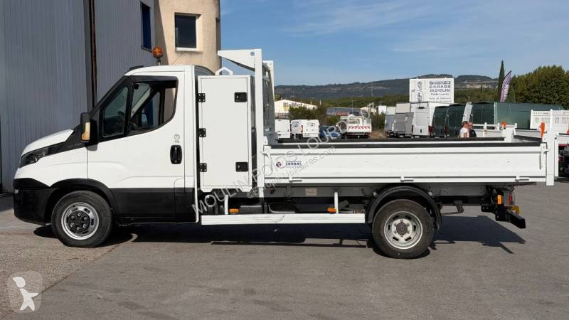 Véhicule utilitaire Iveco 35C13