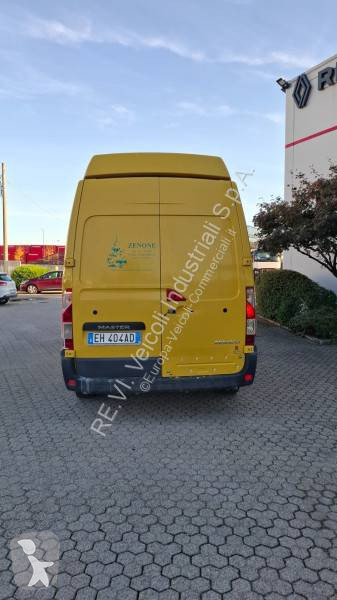 Véhicule utilitaire Renault 125.35