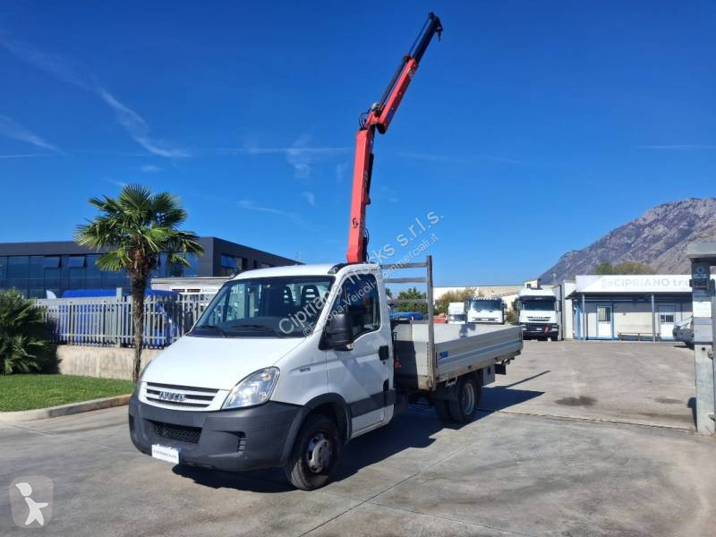 Véhicule utilitaire Iveco 35C12